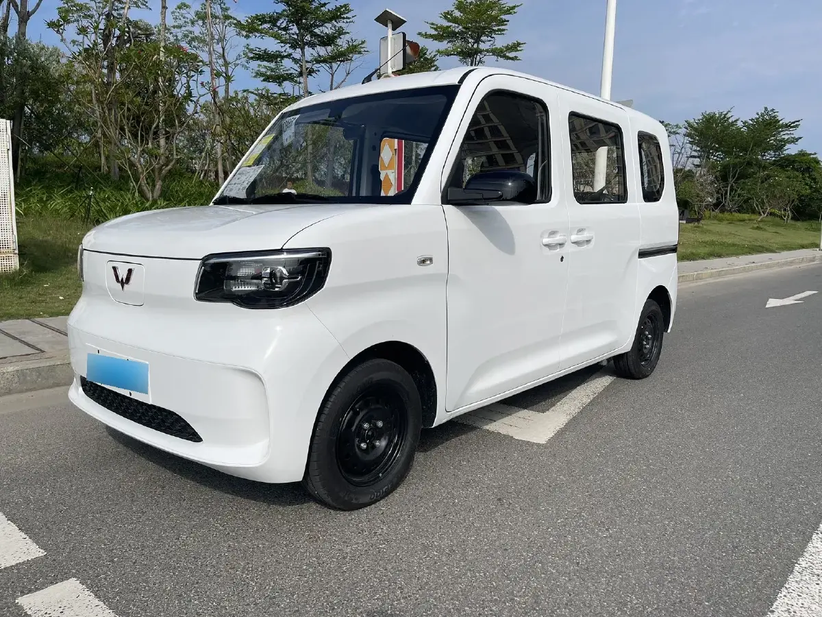 2025 WuLing ZhiGuang BEV 17.7KWH