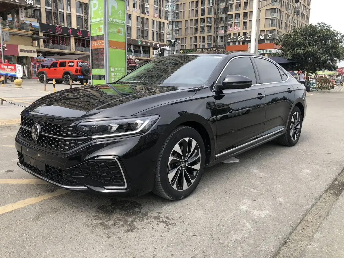 2023 Volkswagen Passat 1.4T 150HP L4 7DCT