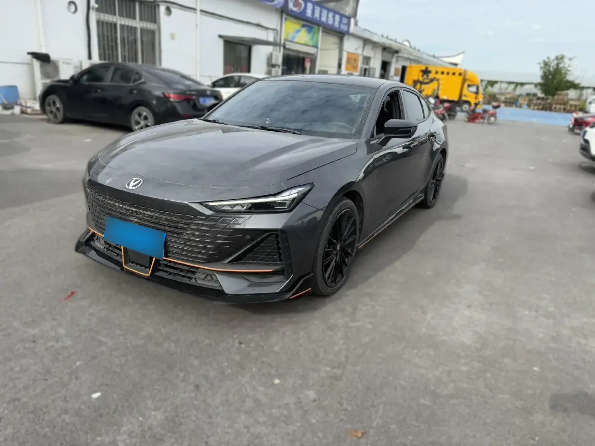 2022 ChangAn UNI-V 1.5T 188HP L4 7DCT
