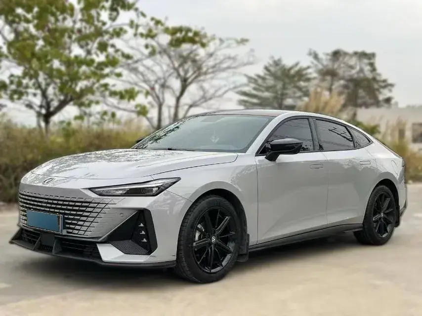 2022 ChangAn UNI-V 1.5T 188HP L4 7DCT