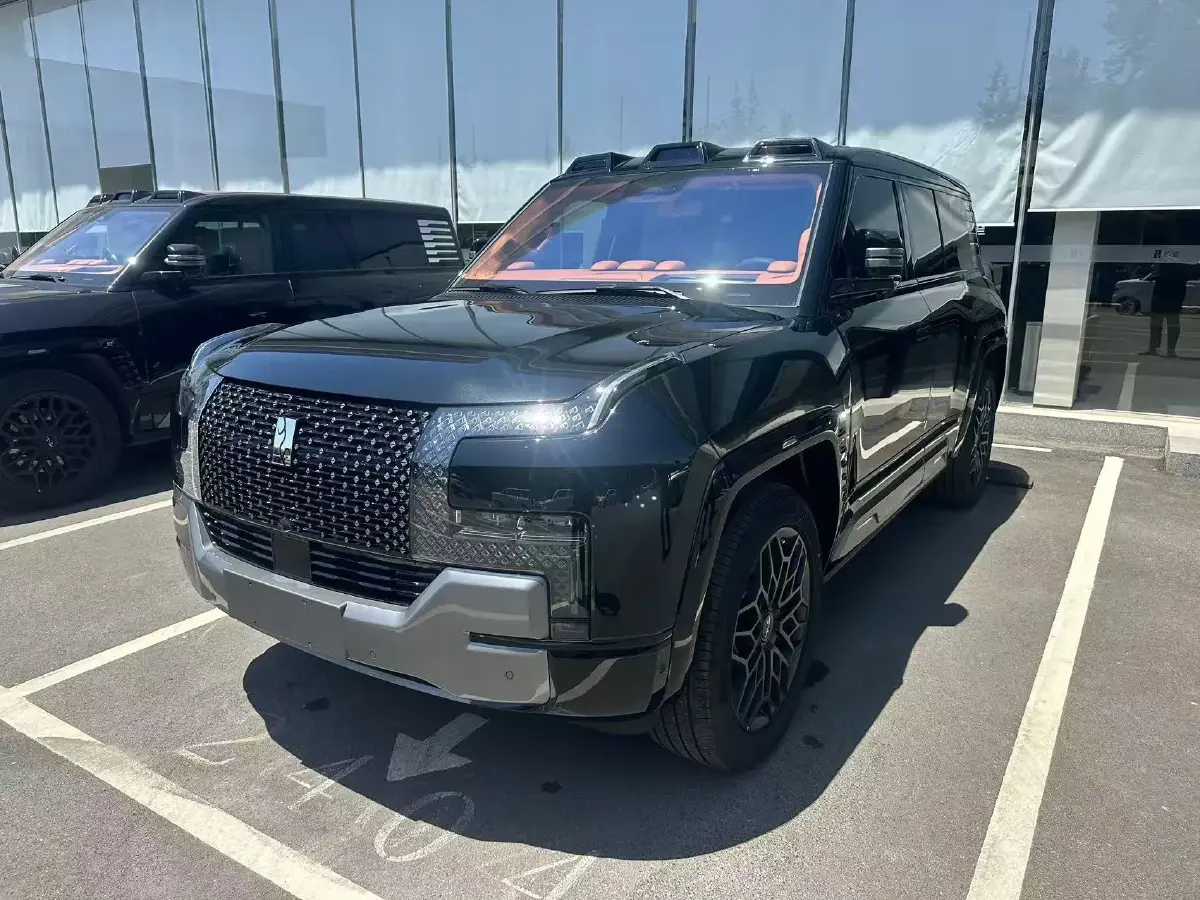 2023 YangWang U8 2.0T 272HP L4 REEV 49.05KWH