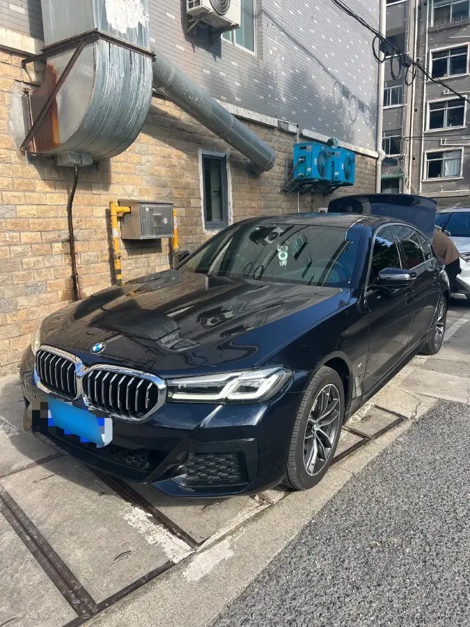 2022 BMW 5 Series 2.0T 184HP L4 8AT