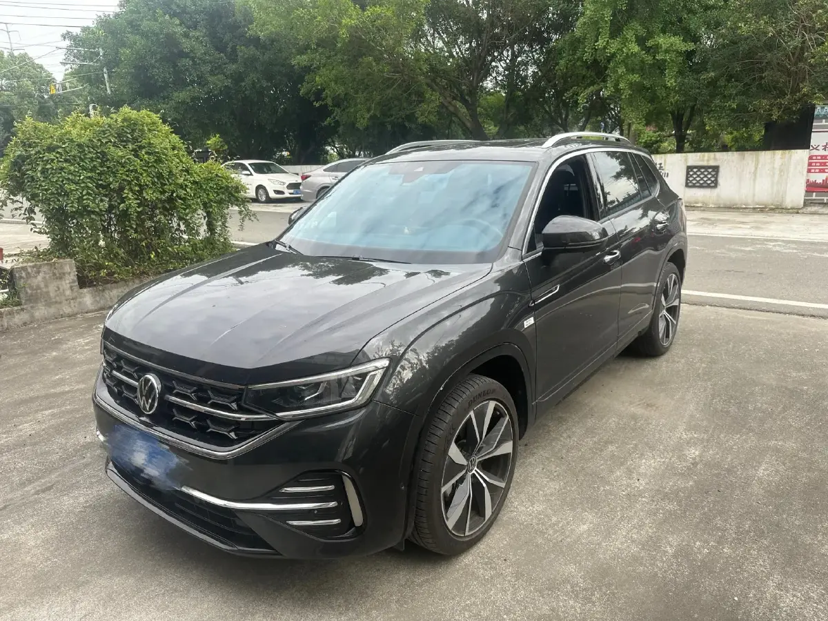 2024 Volkswagen Tayron 2.0T 220HP L4 7DCT