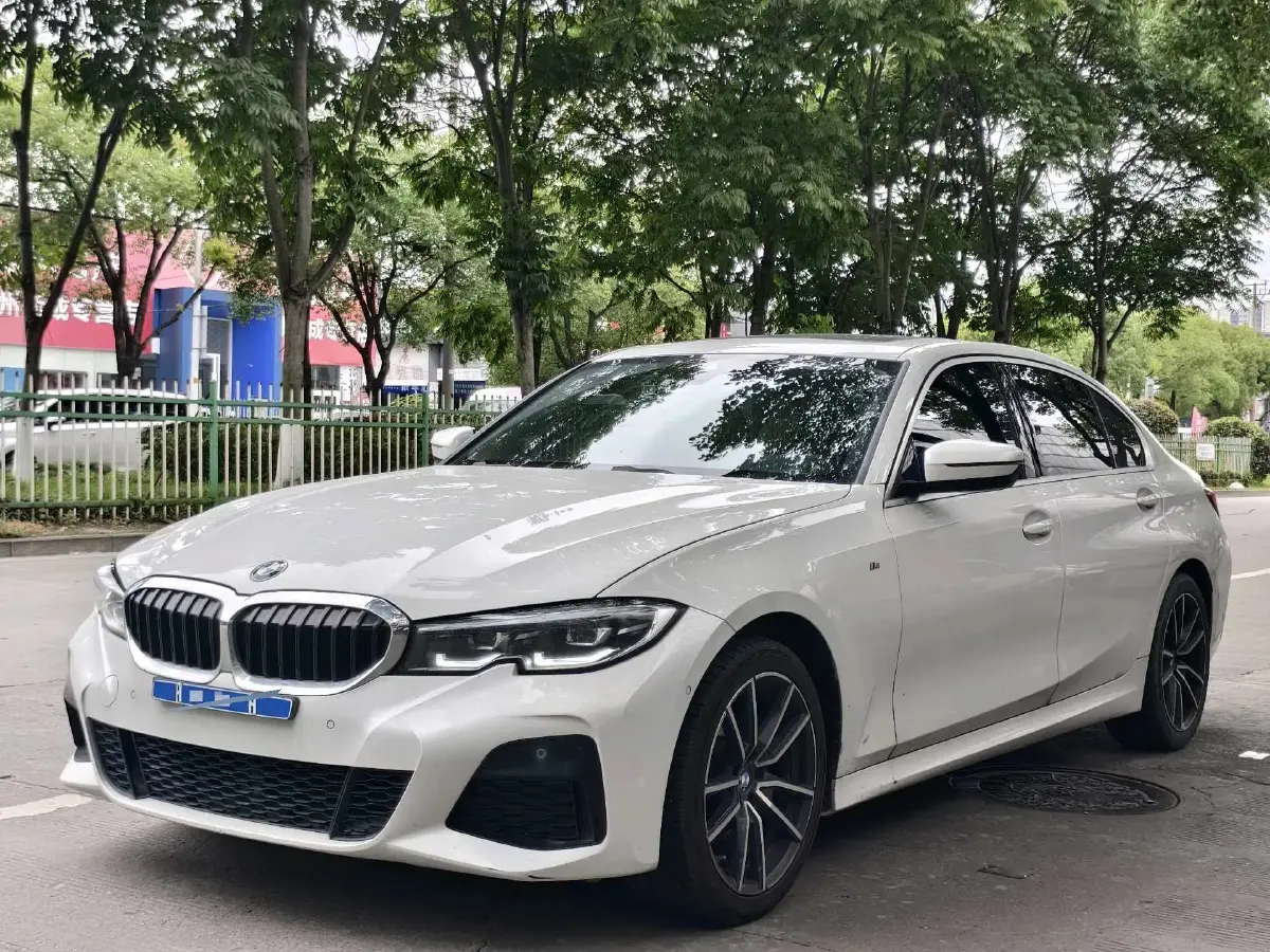 2022 BMW 3 Series 2.0T 184HP L4 8AT