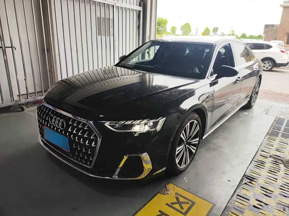 2023 Audi A8 3.0T 286HP V6 8AT