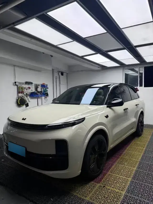 2023 Li L8 Range Extended 154HP REEV 40.9KWH