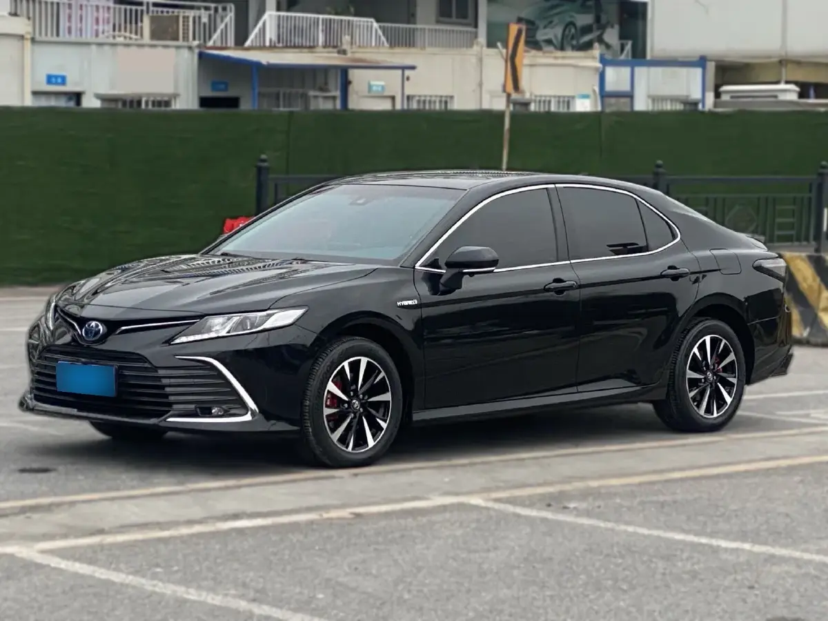 2023 Toyota Camry 2.5L 178HP L4 E-CVT Hybrid