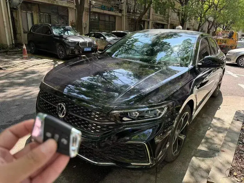 2023 Volkswagen Passat 2.0T 186HP L4 7DCT