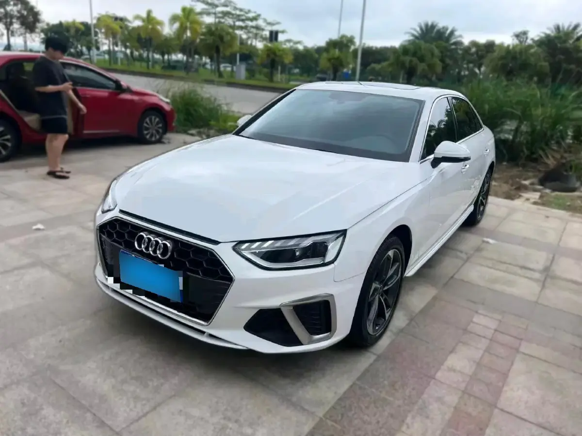 2022 Audi A4L 2.0T 190HP L4 7DCT