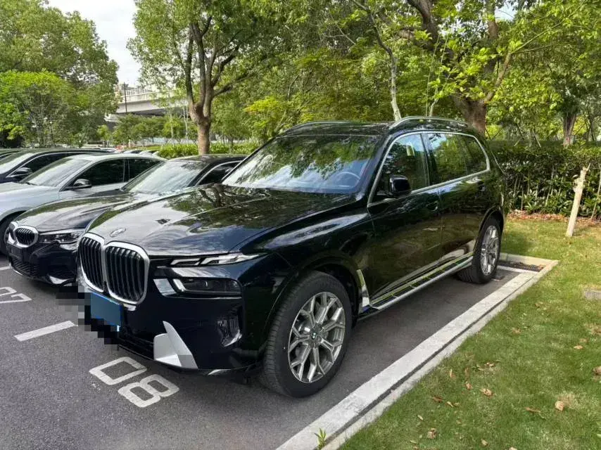 2023 BMW X7 3.0T 381HP L6 8AT