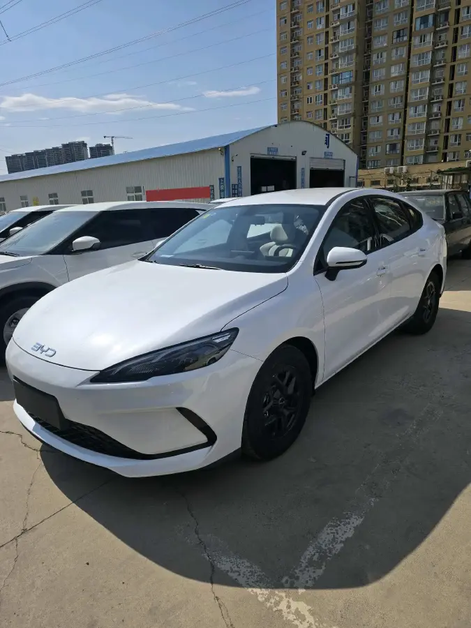 2025 BYD Seal05 DM-i 1.5L 101HP L4 E-CVT PHEV 7.68KWH