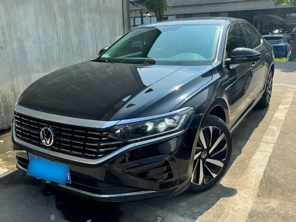2022 Volkswagen Passat 2.0T 186HP L4 7DCT