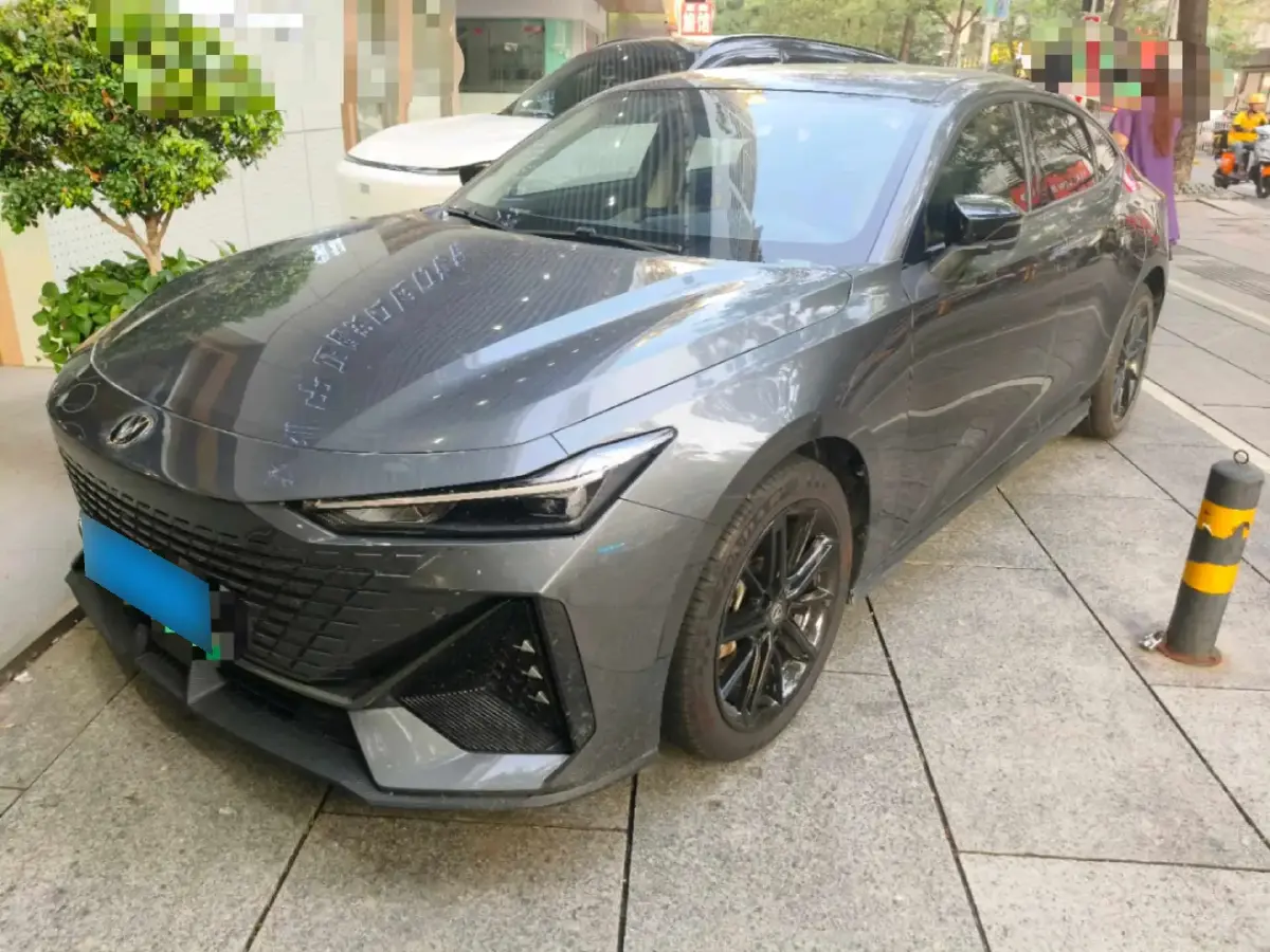 2023 ChangAn UNI-V iDD 1.5T 170HP L4 6TCT PHEV 18.4KWH