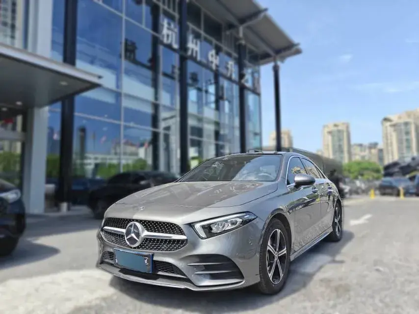 2022 Mercedes-Benz A Class 1.3T 163HP L4 7DCT