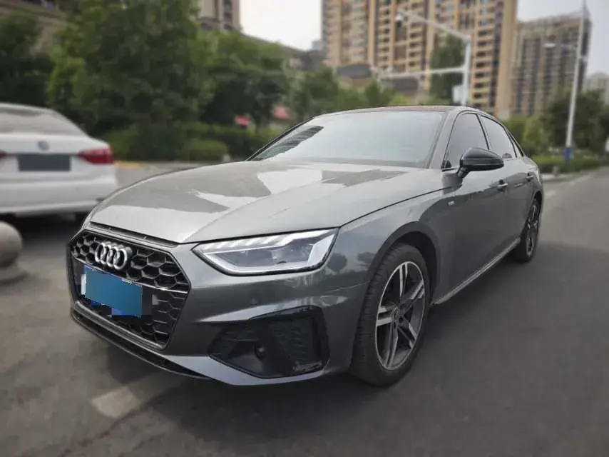 2022 Audi A4L 2.0T 190HP L4 7DCT