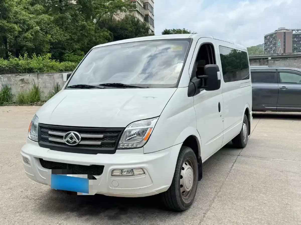 2023 MAXUS XinTu V80 2.0T 127HP L4 6AMT