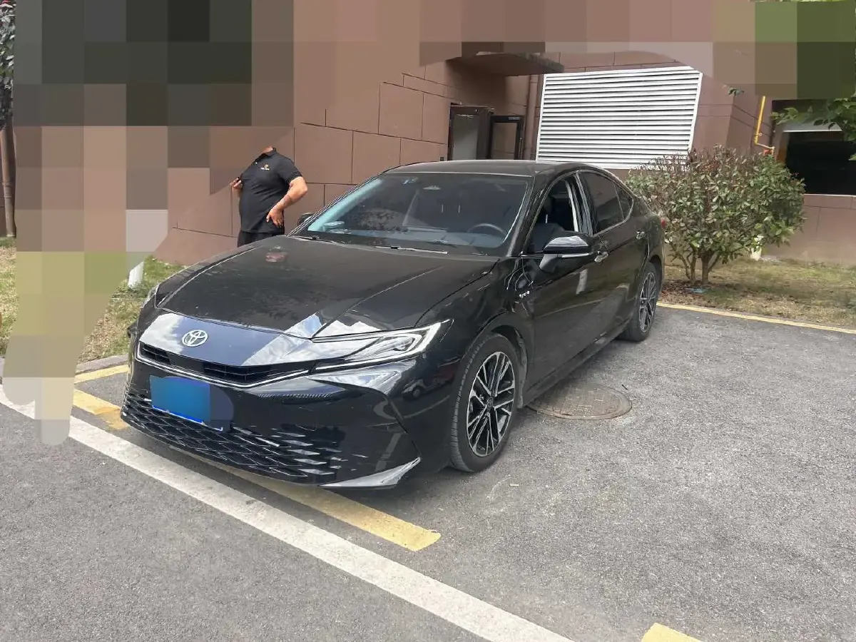 2024 Toyota Camry 2.0L 152HP L4 E-CVT Hybrid