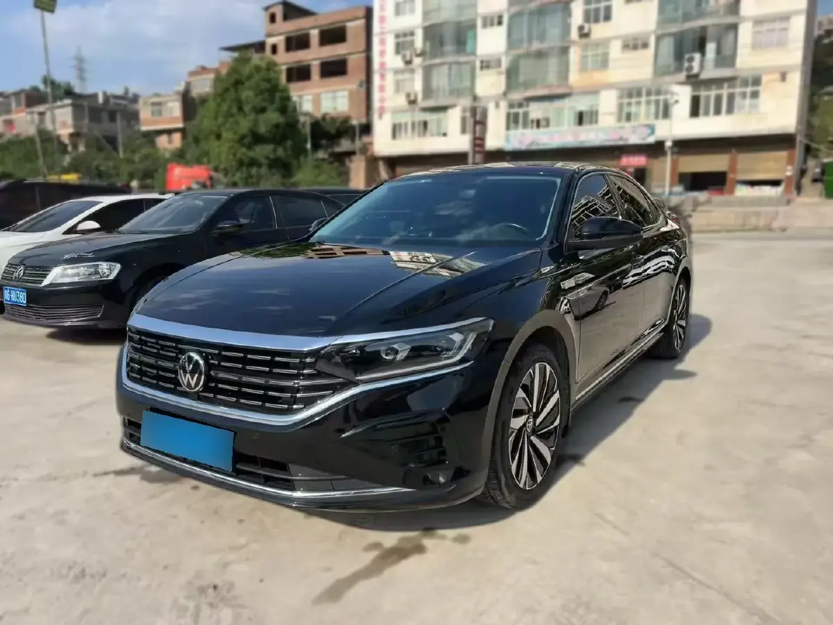 2022 Volkswagen Passat 2.0T 186HP L4 7DCT