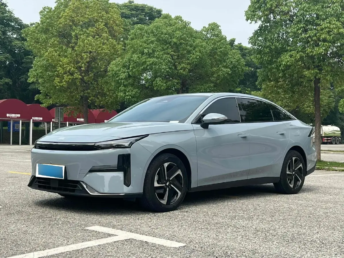 2024 Geely Galaxy L6 1.5T 163HP L4 3DHT PHEV