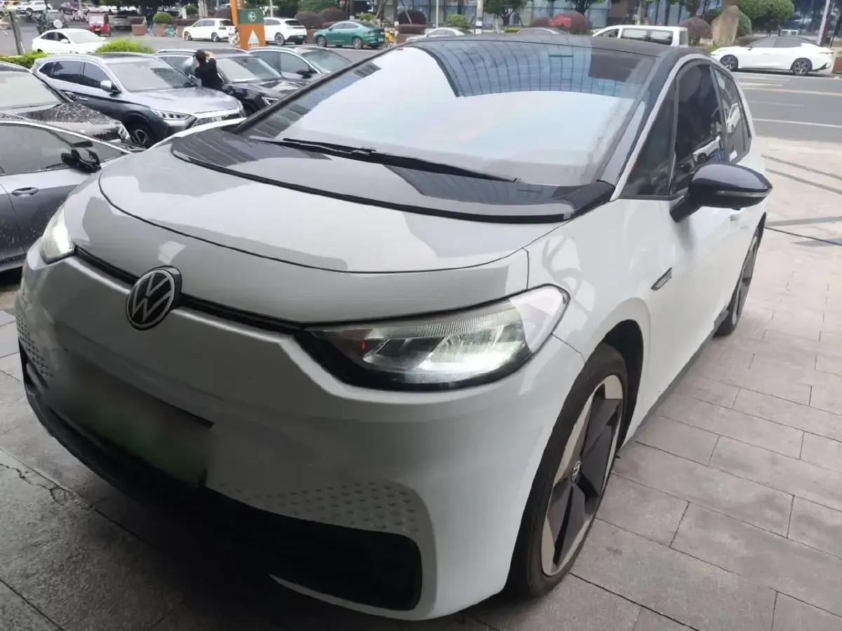 2023 Volkswagen ID.3 BEV 52.8KWH