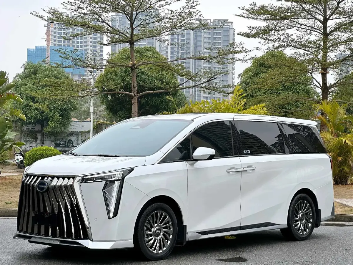 2023 GAC Trumpchi M8 2.0T 190HP L4 E-CVT Hybrid