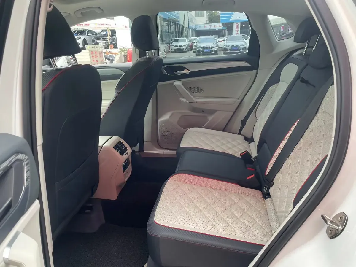 2023 Volkswagen Tayron X 2.0T 186HP L4 7DCT,autocango,china used car exporter,china ev exporter,chinese used car exporter,chinese used ev exporter