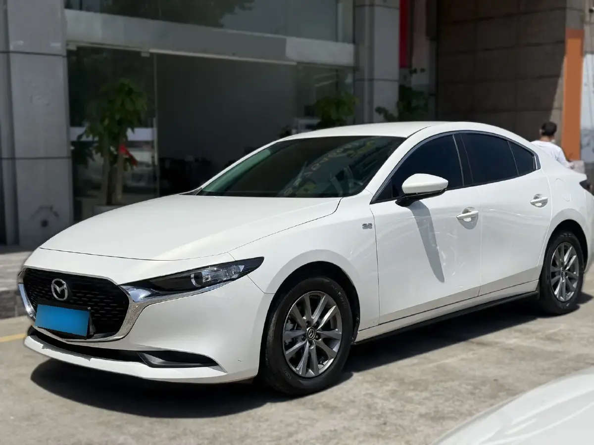 2022 Mazda 3 Axela 2.0L 158HP L4 6AT