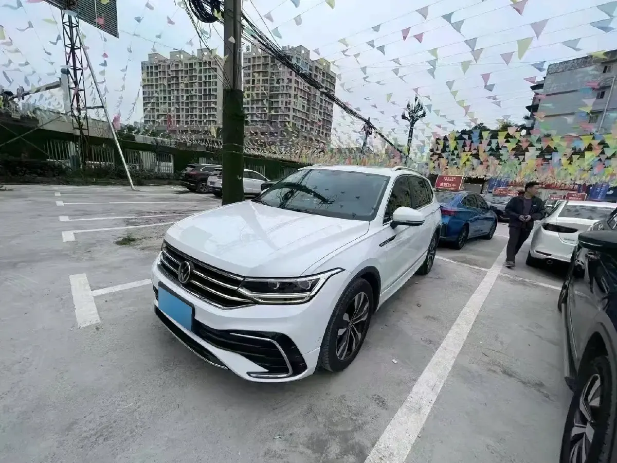 2024 Volkswagen Tiguan L 2.0T 186HP L4 7DCT