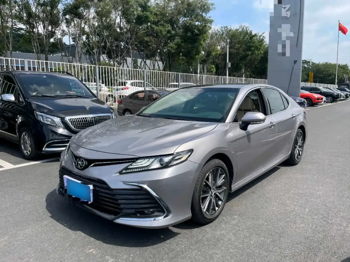 2021 Toyota Camry 2.5L 209HP L4 8AT