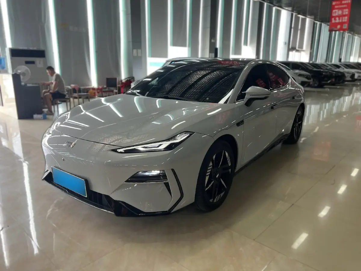 2024 Geely Galaxy E8 BEV 62KWH