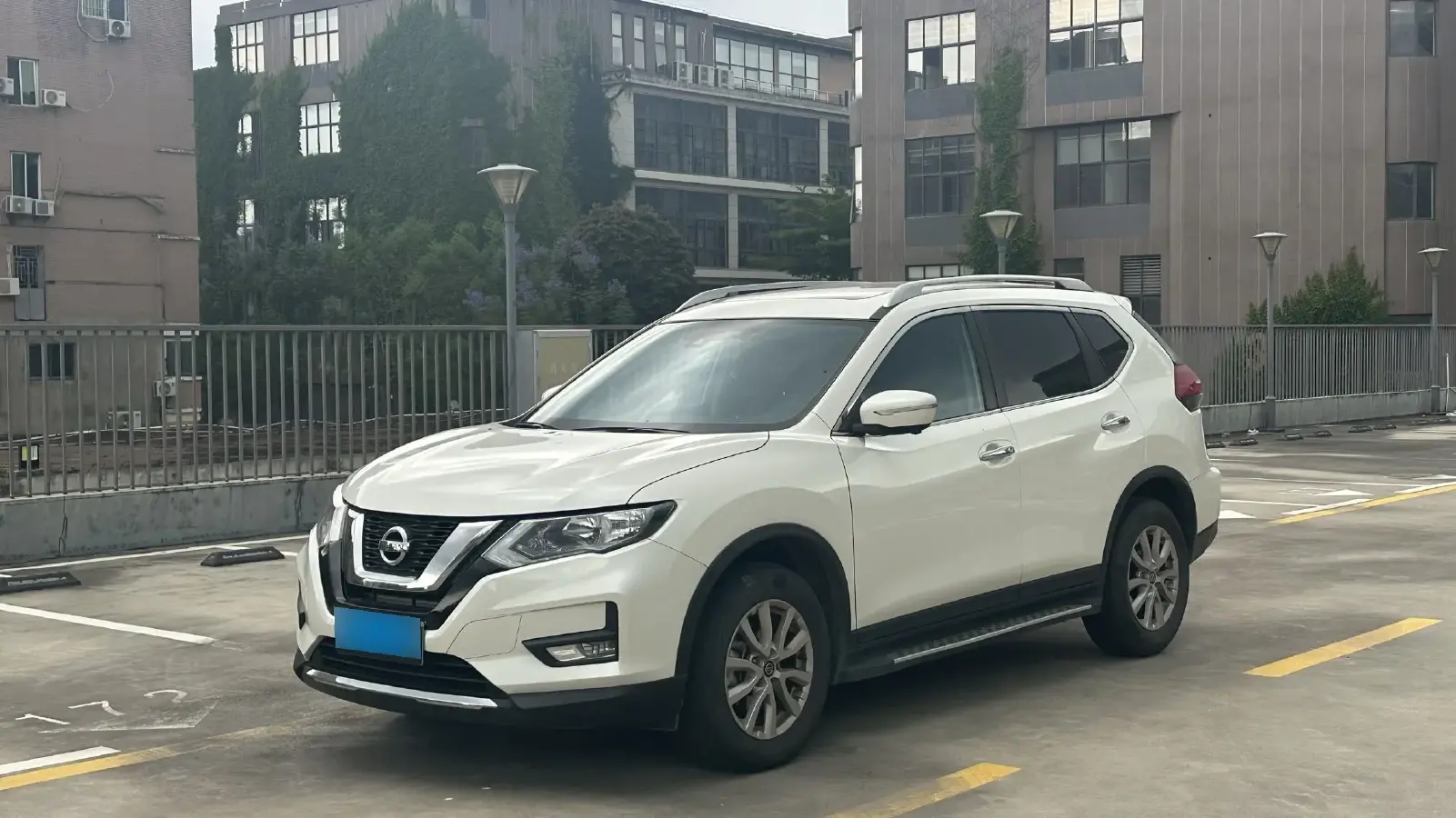 2022 Nissan X-Trail 2.0L 151HP L4 CVT