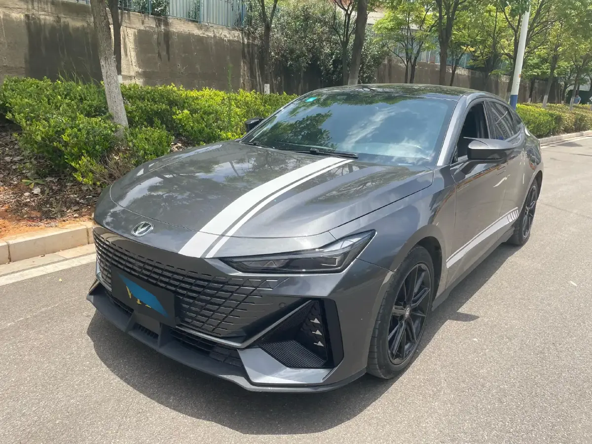 2022 ChangAn UNI-V 1.5T 188HP L4 7DCT