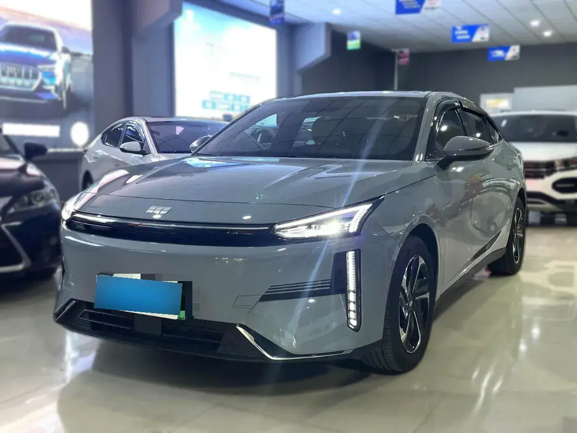 2024 Geely Galaxy L6 1.5T 163HP L4 3DHT PHEV