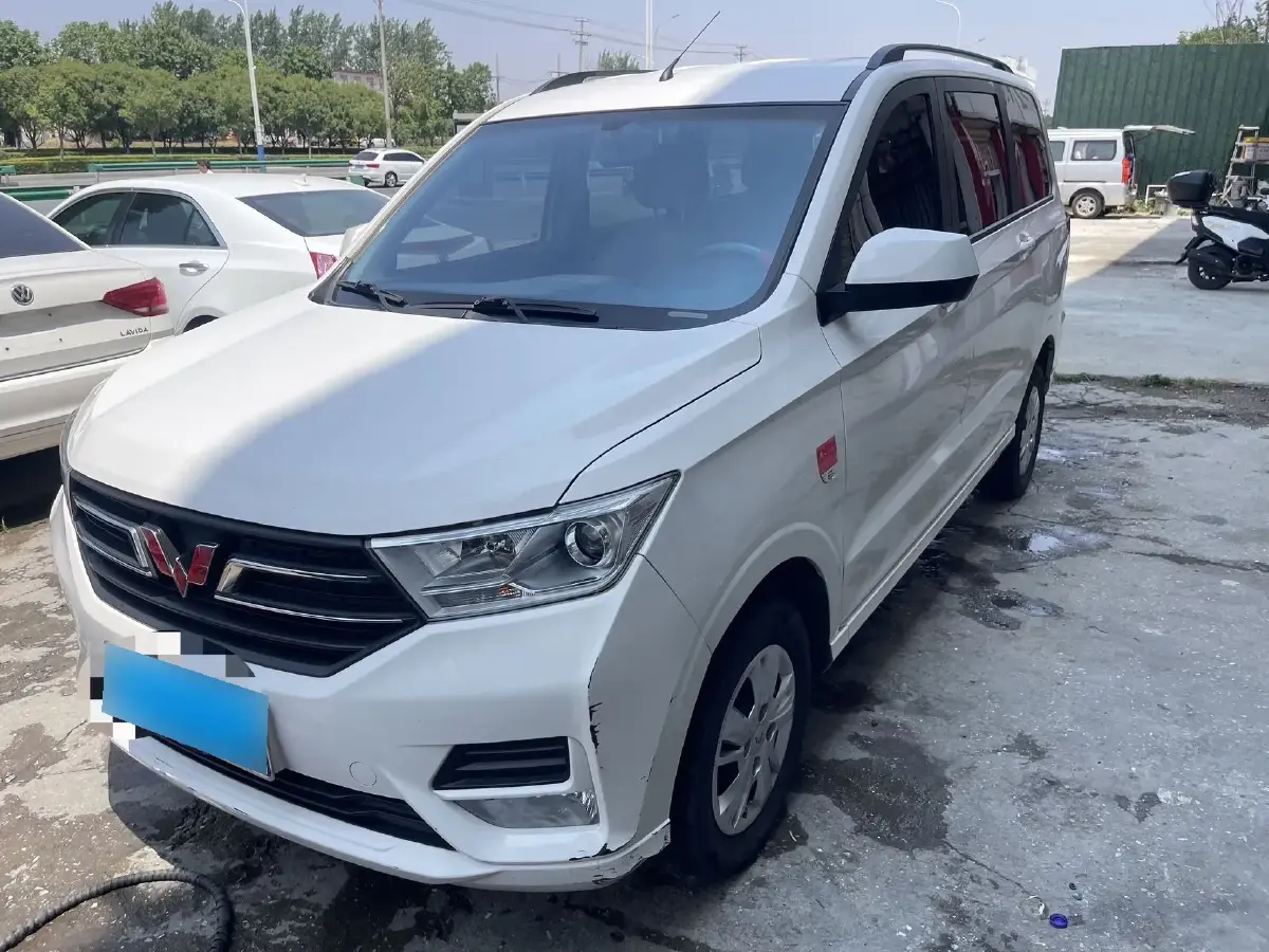 2021 WuLing HongGuang 1.5L 99HP L4 6MT