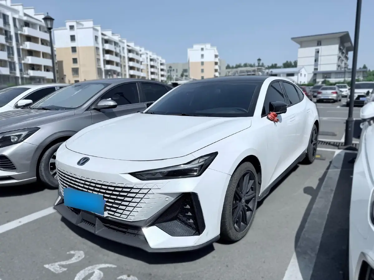 2022 ChangAn UNI-V 1.5T 188HP L4 7DCT
