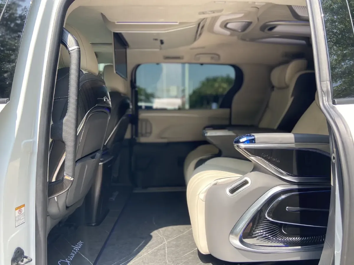 2024 Toyota Sienna 2.5L 189HP L4 E-CVT Hybrid,autocango,china used car exporter,china ev exporter,chinese used car exporter,chinese used ev exporter