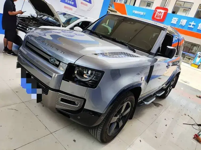 2023 Land Rover Defender 3.0T 400HP L6 8AT