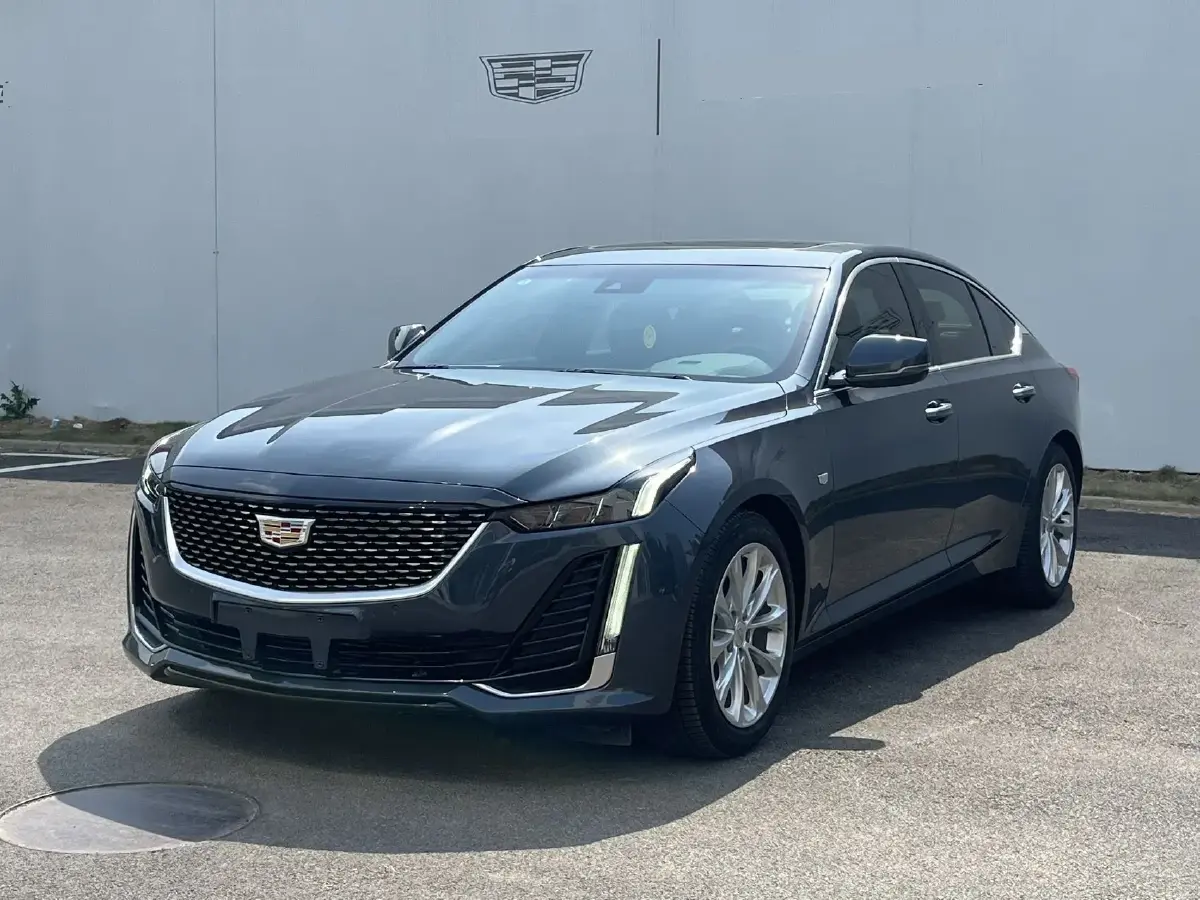 2022 Cadillac CT5 2.0T 237HP L4 10AT