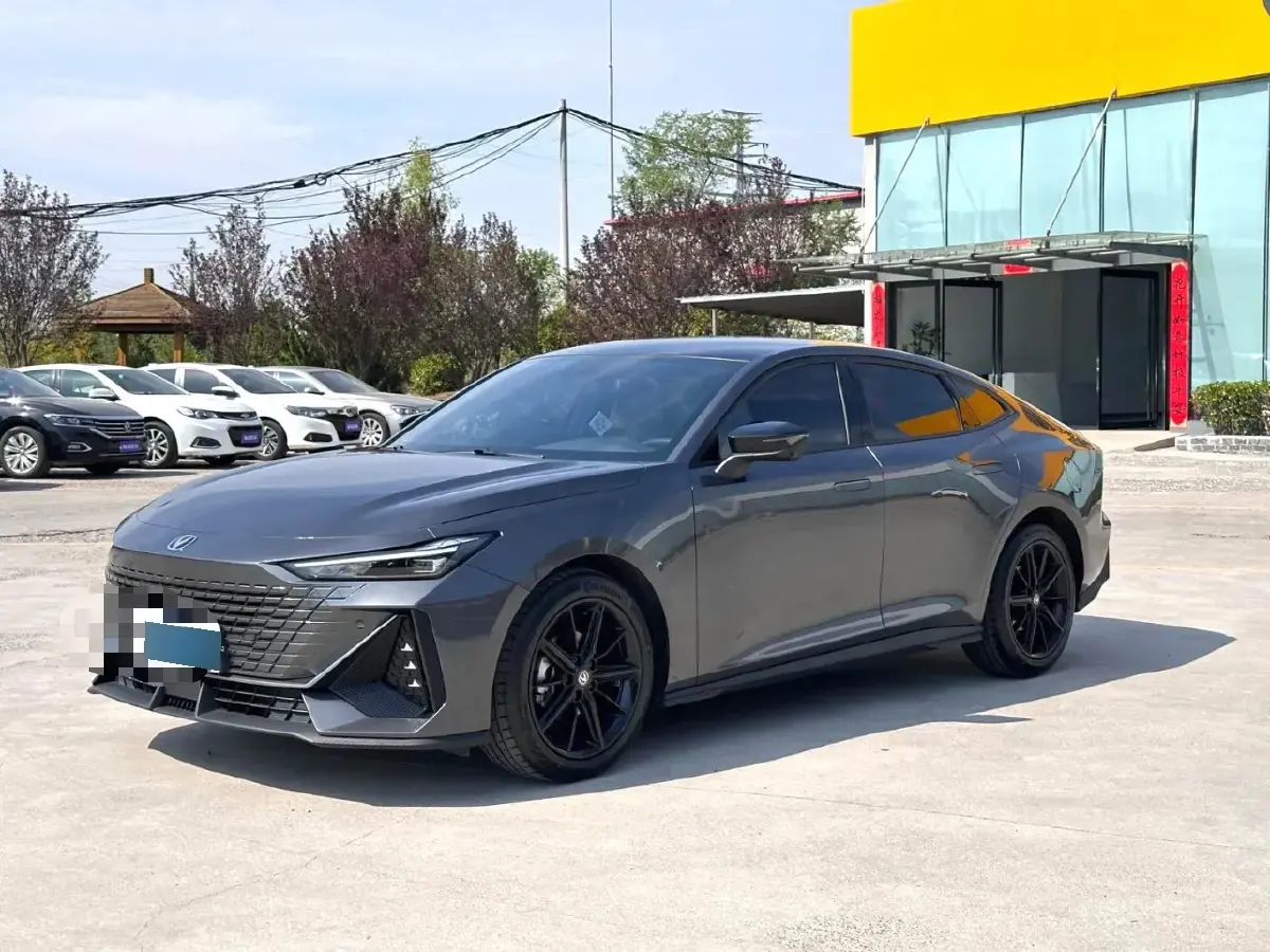 2022 ChangAn UNI-V 1.5T 188HP L4 7DCT