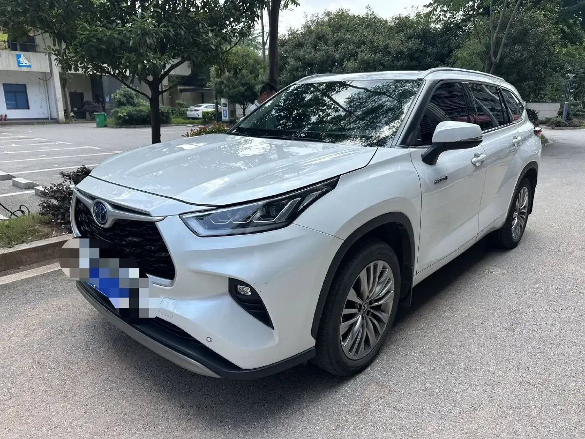 2022 Toyota Highlander 2.5L 192HP L4 E-CVT Hybrid