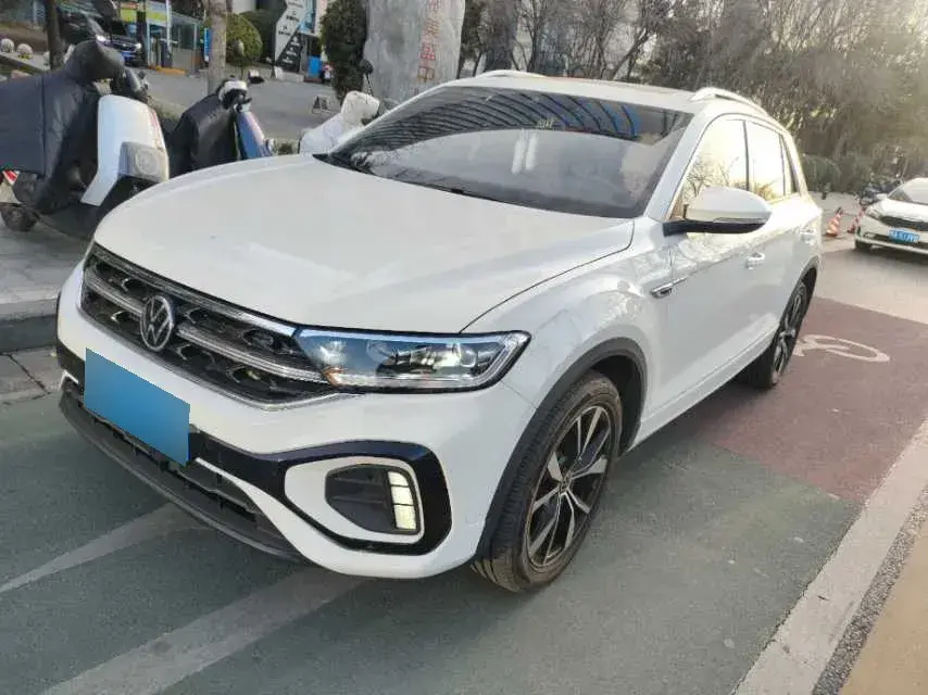 2023 Volkswagen T-Roc 1.5T 160HP L4 7DCT