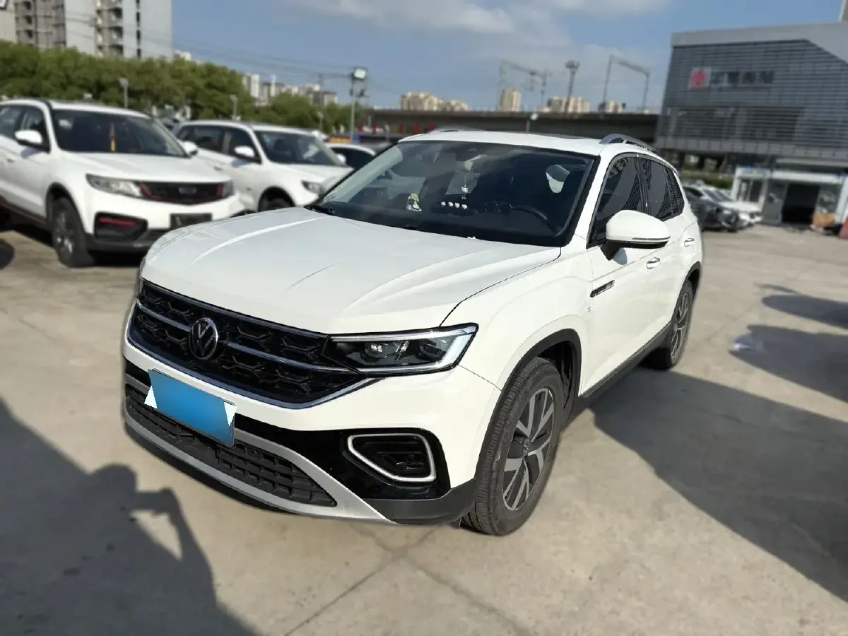 2023 Volkswagen Tayron 2.0T 186HP L4 7DCT