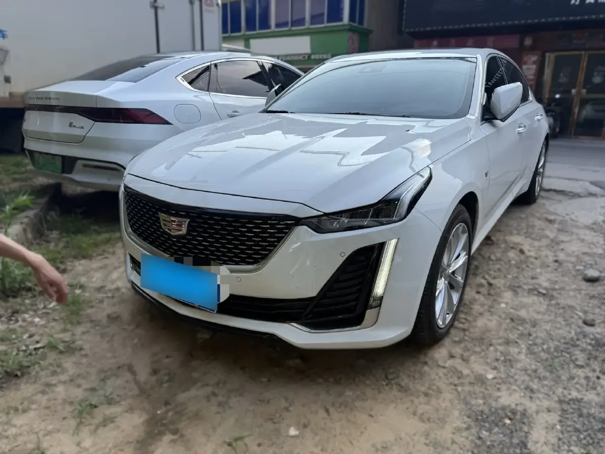 2022 Cadillac CT5 2.0T 237HP L4 10AT