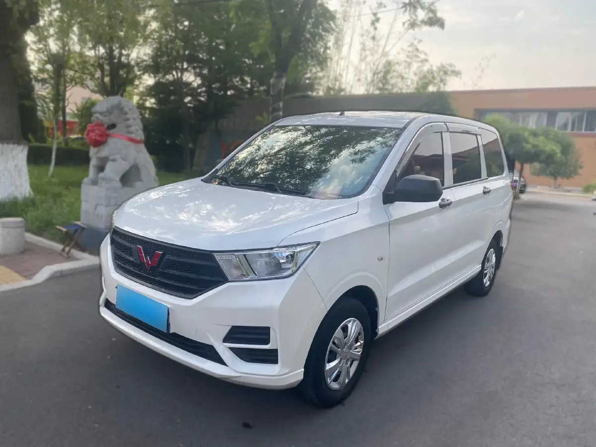 2021 WuLing HongGuang 1.5L 99HP L4 6MT