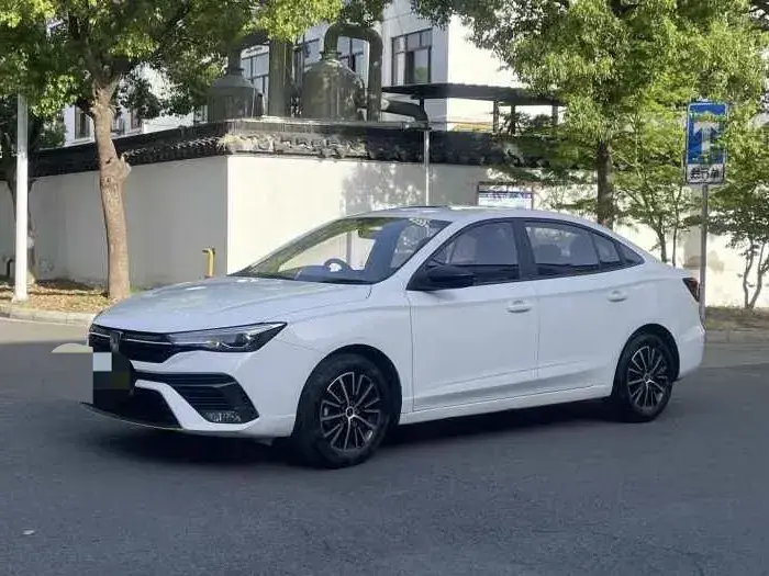 2021 Roewe i5 1.5L 120HP L4 CVT