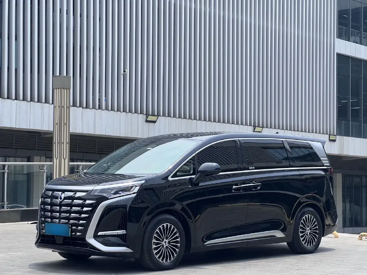 2022 Denza D9 1.5T 139HP L4 E-CVT PHEV 40.06KWH