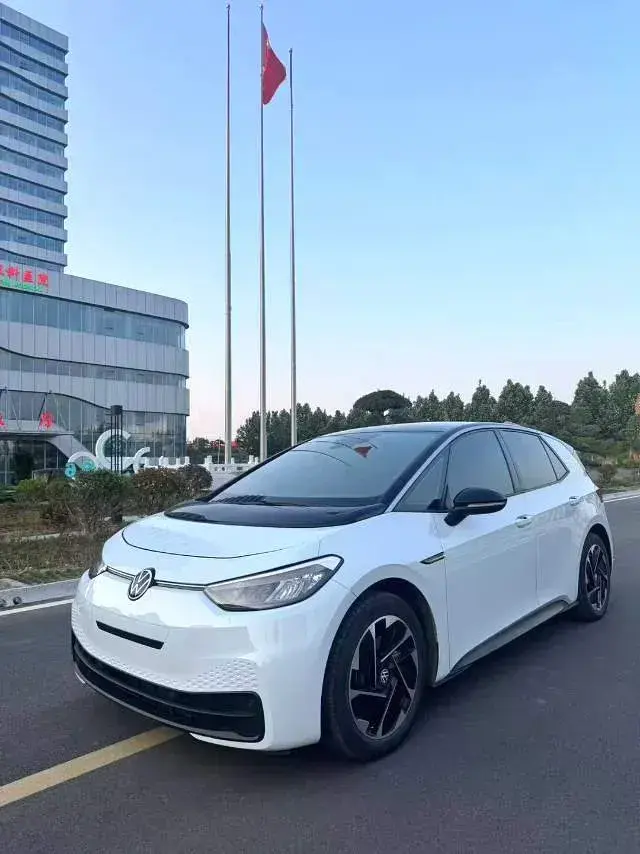 2023 Volkswagen ID.3 BEV 52.8KWH