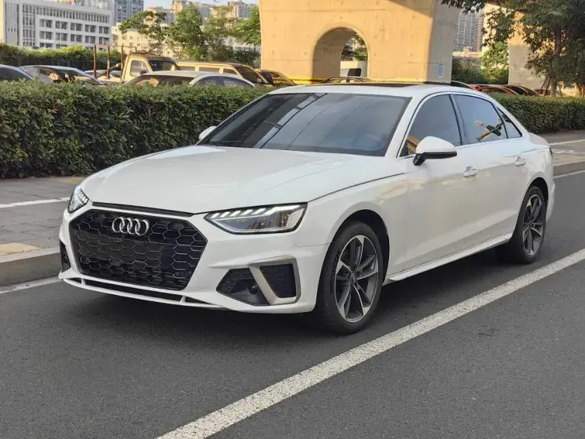 2022 Audi A4L 2.0T 190HP L4 7DCT