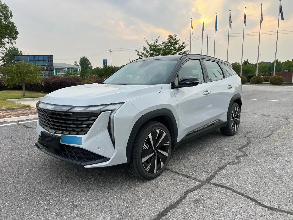 2024 Geely StarRay 1.5T 181HP L4 7DCT