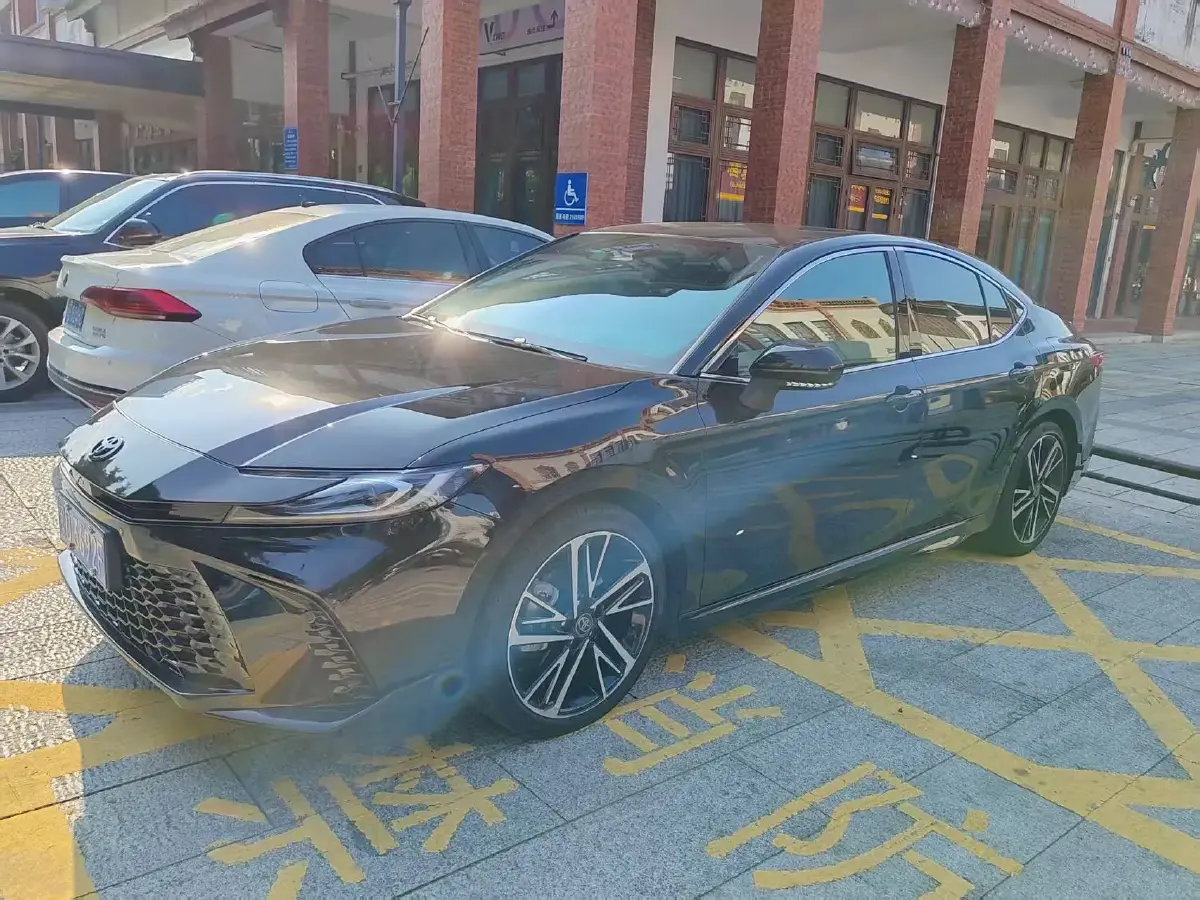 2024 Toyota Camry 2.0L 173HP L4 CVT